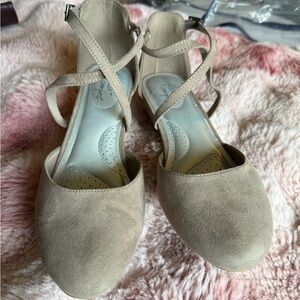 Elegant Beige Women's Shoes